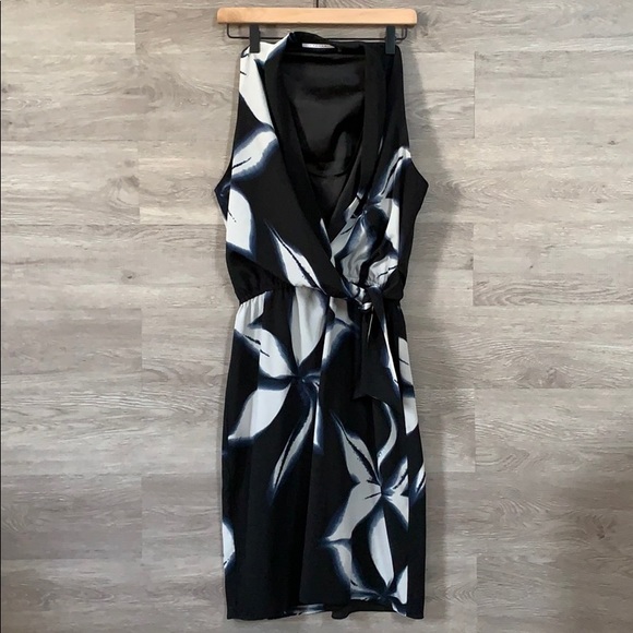 Tahari Dresses & Skirts - Tahari Sleeveless Dress
